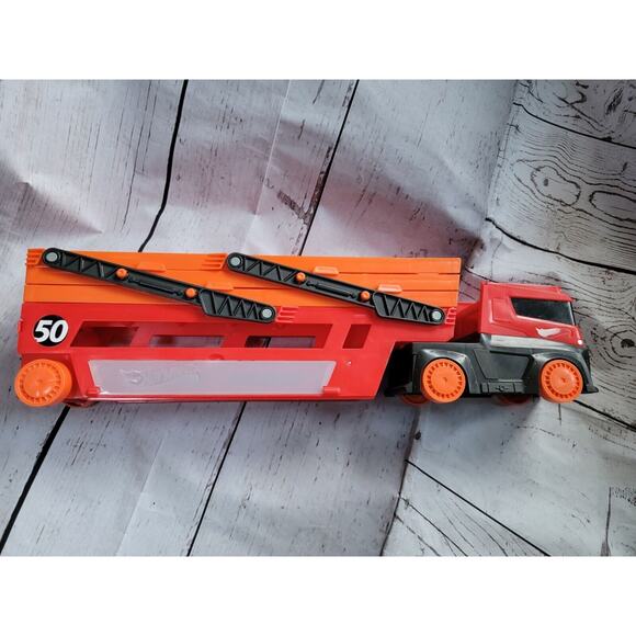 Hot Wheels Mega Big Hauler Truck Transporter Expandable Carrier Truck - Picture 6 of 8
